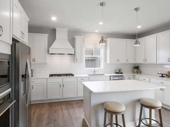 4919 Blake Way, Woodbury, MN 55129