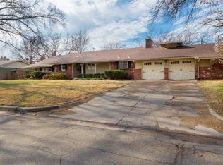 521 N Hampton Rd, Wichita, KS 67206