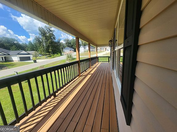 2nd image of 104 Silver Maple Ct