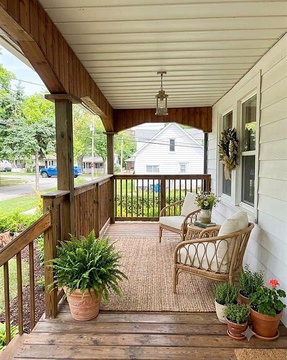 1st image of 646 Piche St