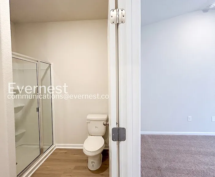 221 Aniston Ln — Photo 6