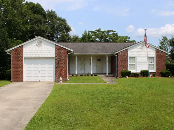 104 Bayer Ct, Havelock, NC 28532