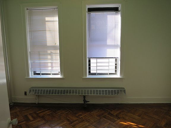 3rd image of 3423 43rd St APT 1F