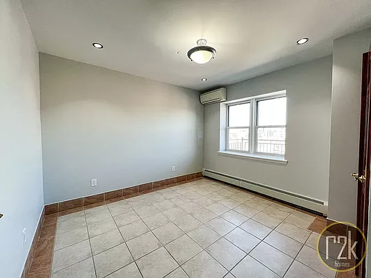 Rented by Realty 2000 Corp | media 78