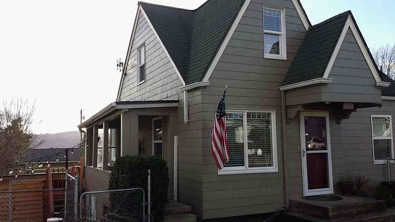 1st image of 3731A Madrona St