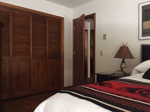 Queen Guest Room