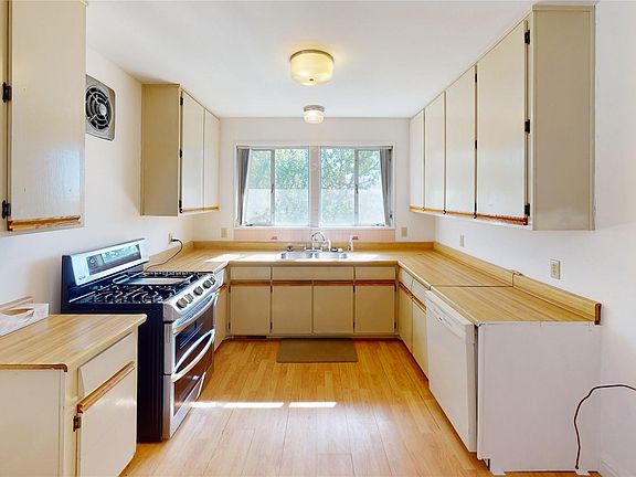 5th image of 943 Santa Clara Pl