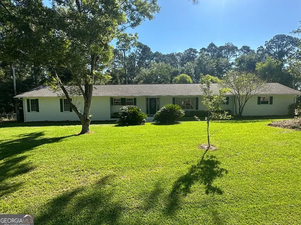 614 N Victory Dr, Lyons, GA 30436