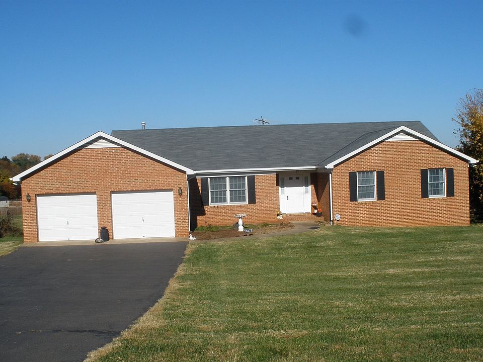 all brick,paved driveway