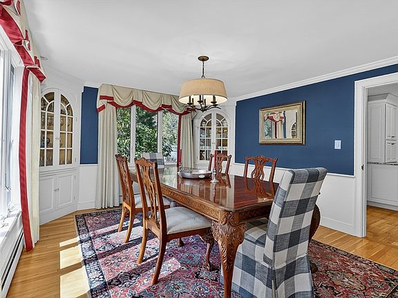 4th image of 37 Mast Hill Rd