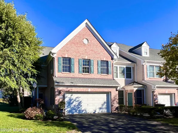 13 Fells Drive, Manalapan, NJ 07726