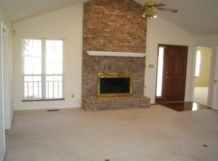 3649 N Fountaincrest Dr, Knoxville, TN 37918