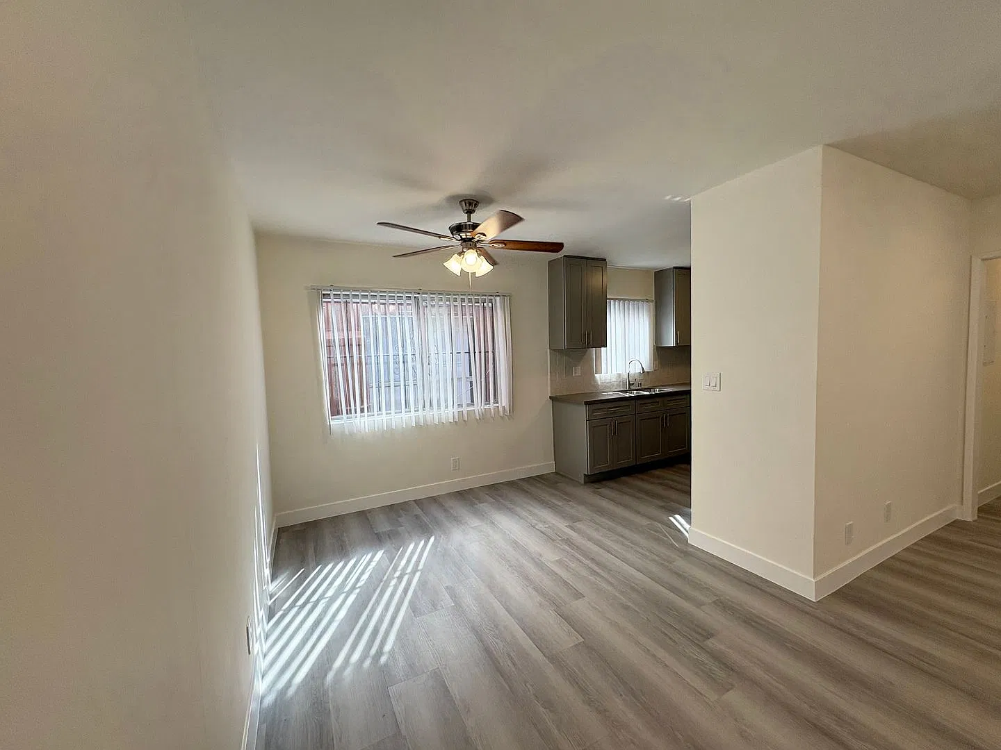 8123 Langdon Ave — Photo 4