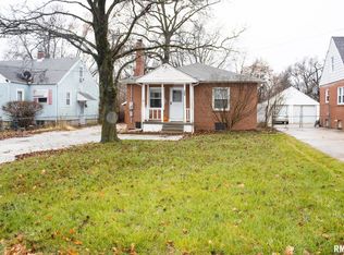123 Stahl Ave, Washington, IL 61571