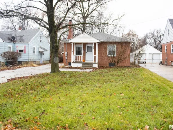 123 Stahl Ave, Washington, IL 61571