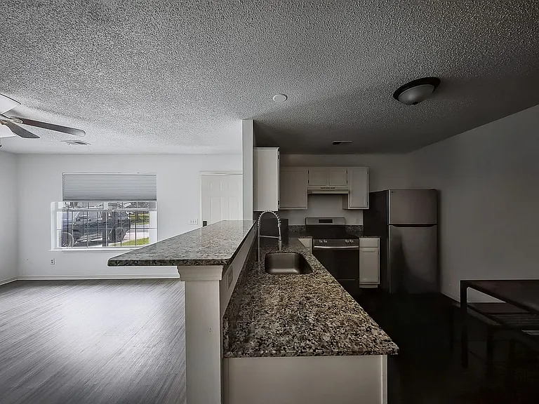 1001 Main St SE #2 — Photo 17