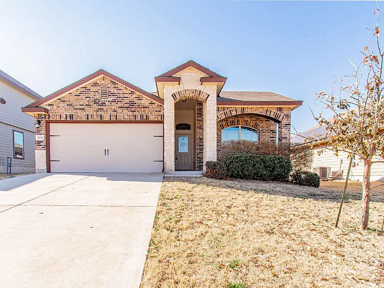 2319 Pintail Loop — Photo 1