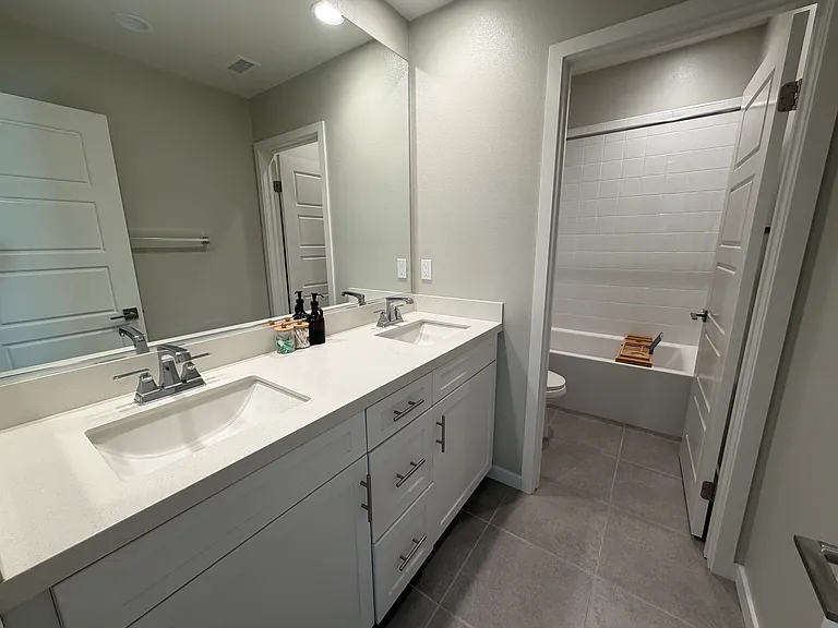 2nd Full Bathroom
