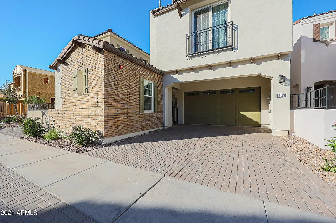 4 bed, 2407 sqft, $3,000 — Photo 1
