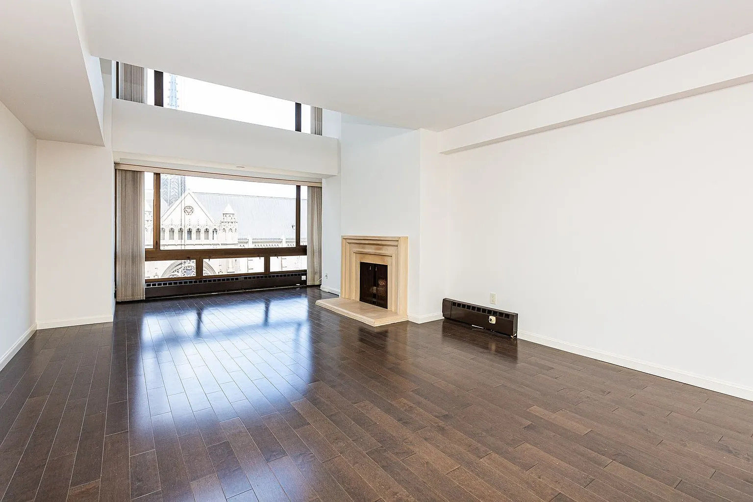 Iconic Gramercy Towers! 2 Story 2br/2.5ba! 1,745sqft! Views! Pool! Fitness! Pet! Parking! Laundry... — Photo 4