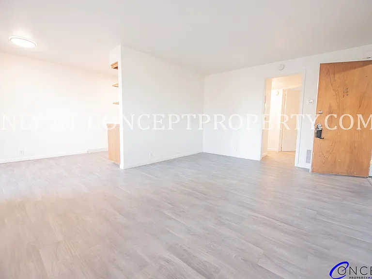425 E 3rd Ave — Photo 45