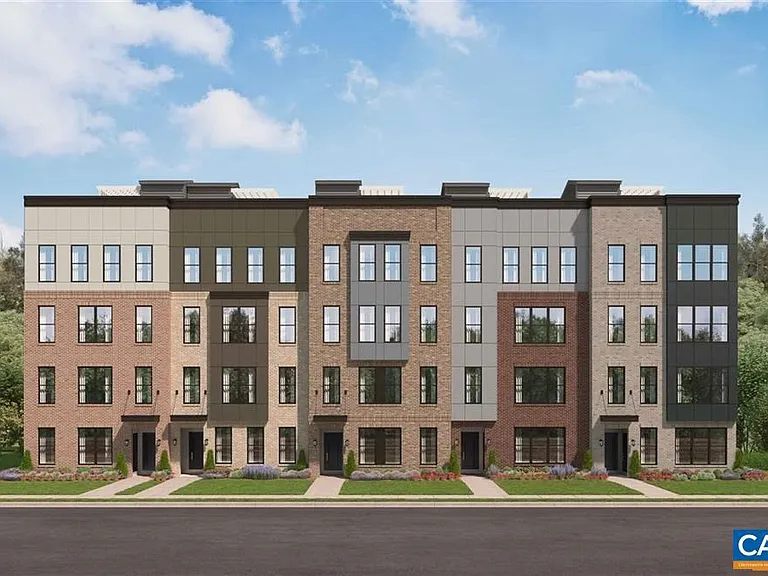 933 Salamander St #B — Photo 1