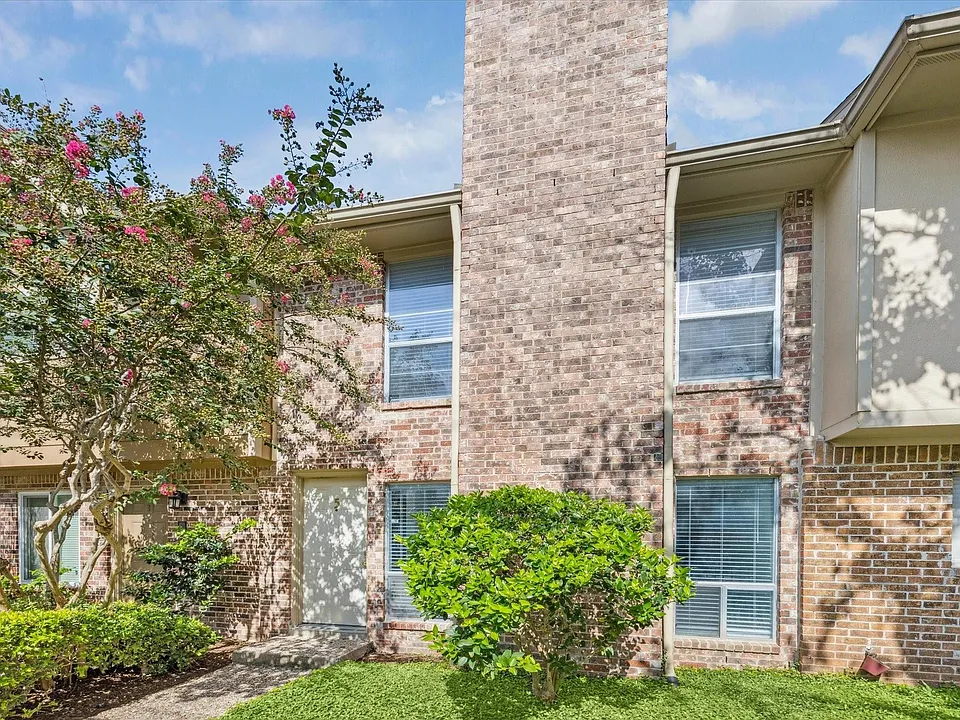 2501 Bering Dr #5
