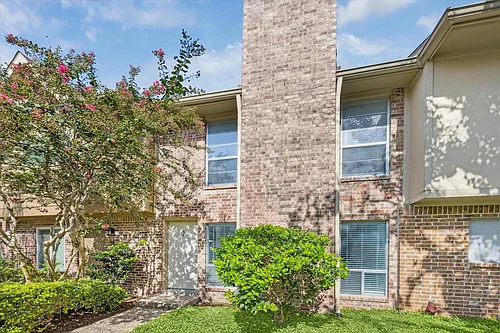 2501 Bering Dr #5 Photo 1