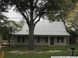 6 County Road 522, Como, MS 38619