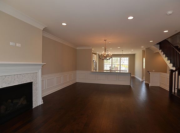 5th image of 359 E Liberty Dr