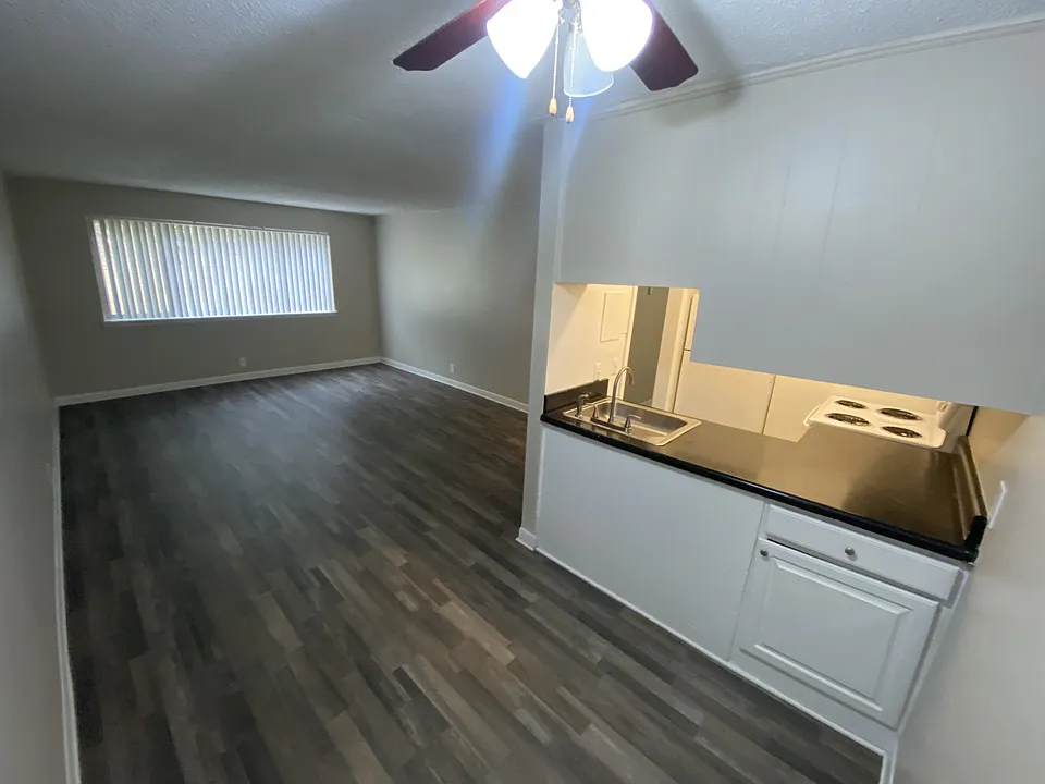 C208-C208 Hickory Hill Ln #1005