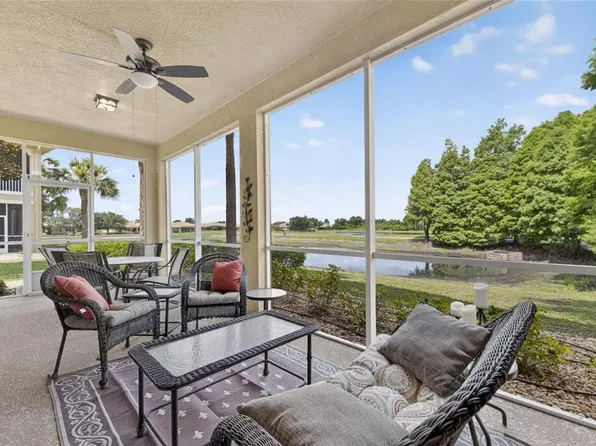 1423 Emerald Dunes Dr, Sun City Center, FL 33573