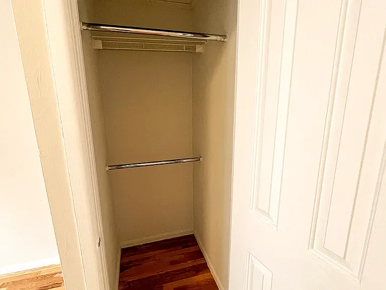 239 W 20th St #10 — Photo 5