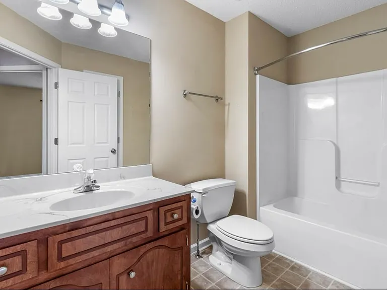 1738 Old Trenton Rd — Photo 8