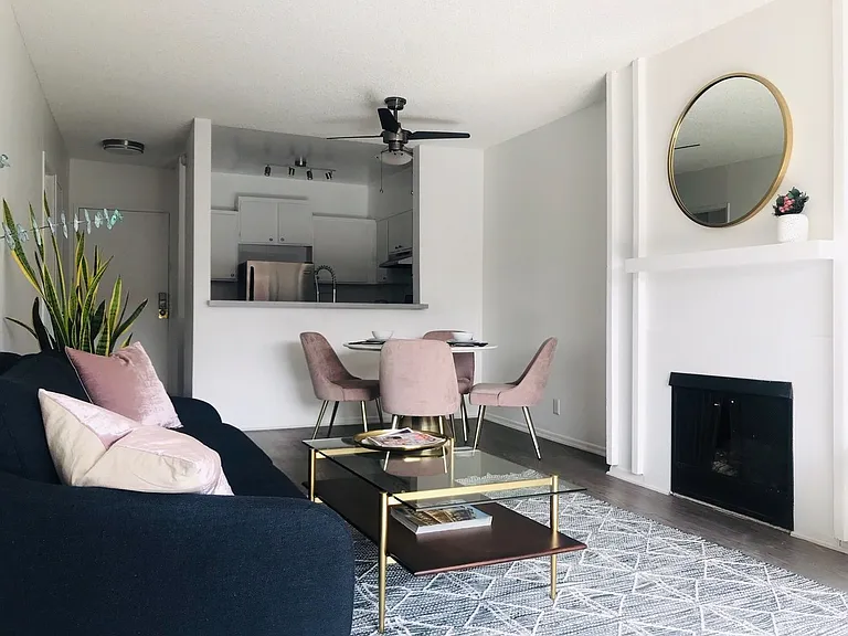 Westwood Villa — Photo 39