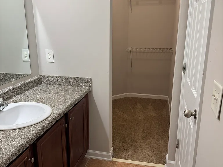 262 Village Dr — Photo 6