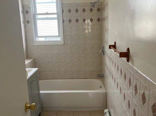 333 E 22nd St APT 4, Paterson, NJ 07514