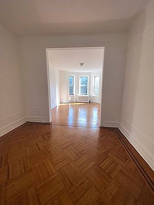 5th image of 269 Midwood St Floor 2