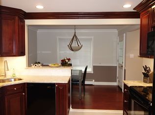 1 Foxwood Dr, Morris Plains, NJ 07950