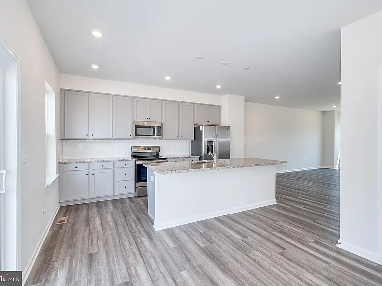 67 Swan Field Ave — Photo 25