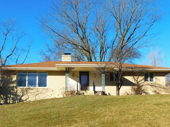 709 Pleasant St, Denison, IA 51442