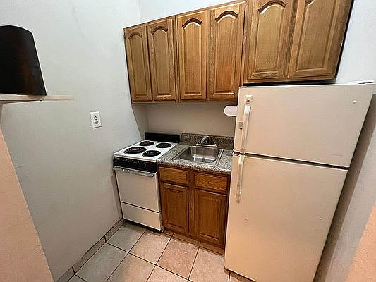 4th image of 336 E 87th St APT 1