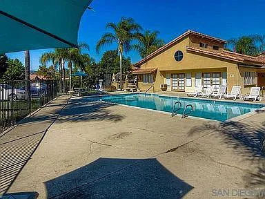 Pool #1 & Clubhouse / jacuzzi
