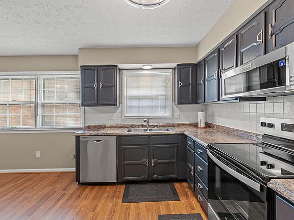 4th image of 3848 McGarry Dr