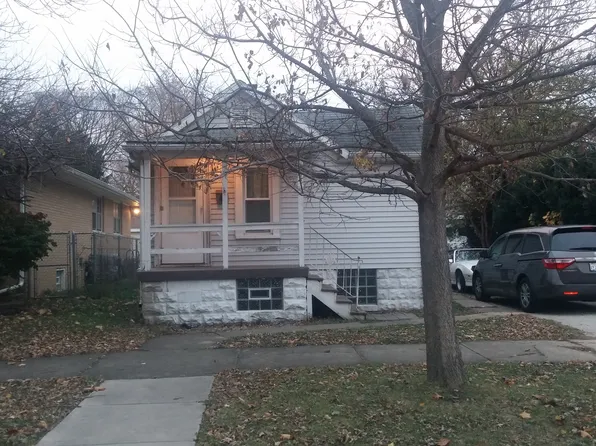 704 Oakland Ave, Joliet, IL 60435