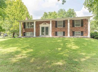 1 Timberleigh Ct, Ballwin, MO 63021