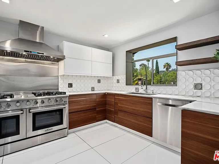 22263 Buena Ventura St — Photo 5