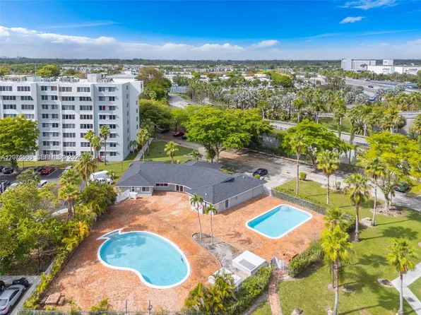 9143 SW 77th Ave APT B802, Miami, FL 33156