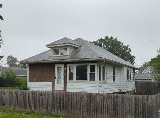 2nd image of 110 1st St