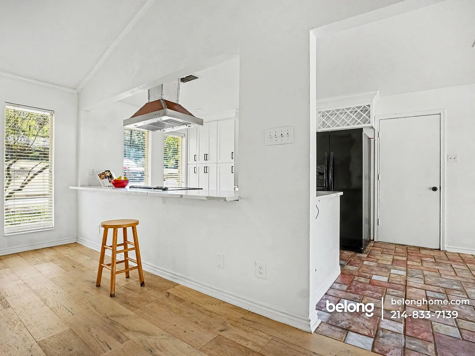 3 bed, 2.0 bath, 1600 sqft, $2,725 — Photo 3